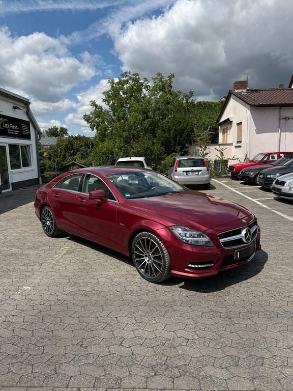 Rot Gebraucht 2011 Mercedes CLS350 Avantgarde Coupé | 22.990 € (Fairer Preis) - Bild 1/4
