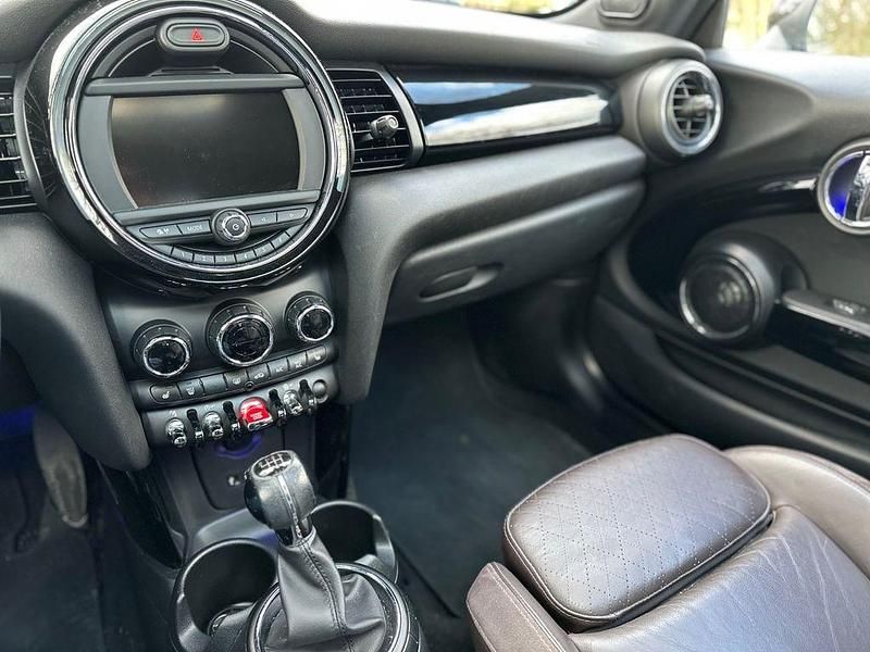Gebraucht Mini Cooper 136 PS (100 kW) 2017 Silber Kleinwagen