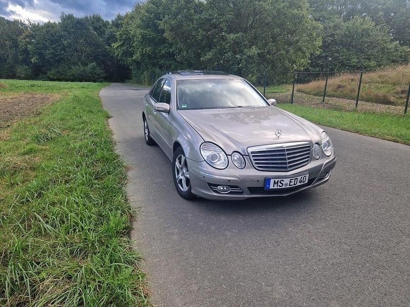 Gebraucht 2004 Mercedes E200 Elegance Limousine | 4.450 € (Fairer Preis) - Bild 1/4