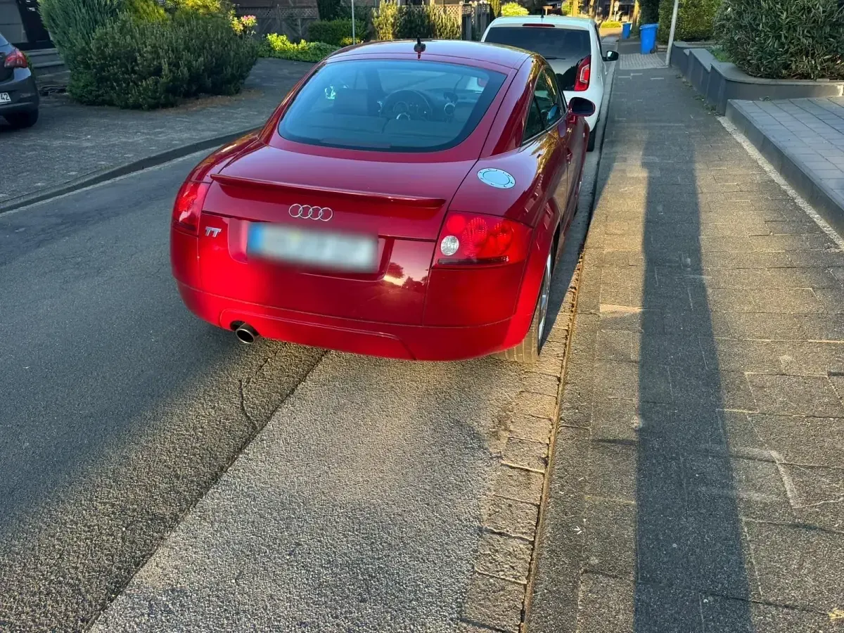 Gebraucht Audi TT 179 PS (131 kW) 2002 Rot Coupé
