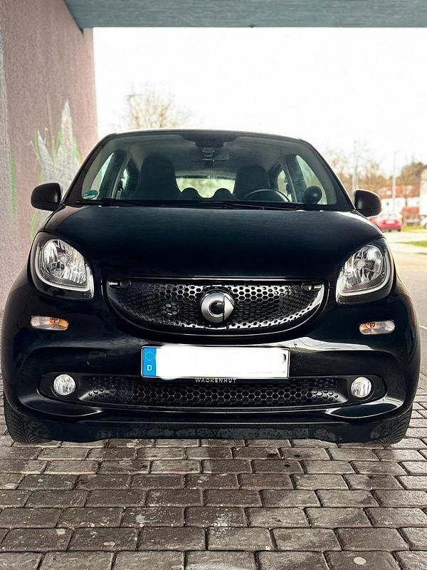 Schwarz Gebraucht 2017 Smart ForFour Passion Kleinwagen | 8.000 € (Fairer Preis) - Bild 1/4