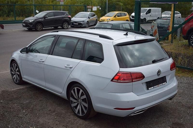 Gebraucht VW Golf VII Highline 150 PS (110 kW) 2018 Silber Kombi