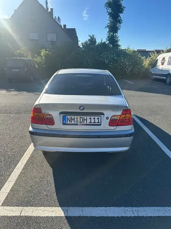 Gebraucht BMW 318 143 PS (105 kW) 2004 Grau Limousine