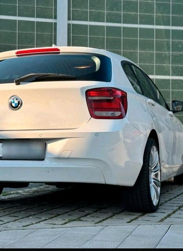 Gebraucht BMW 114 102 PS (75 kW) 2013 Weiß Kleinwagen