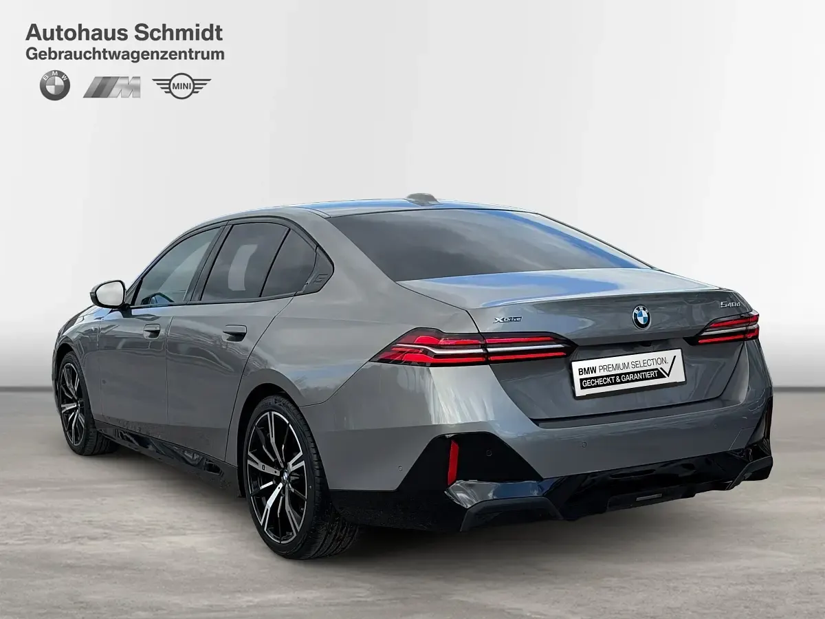 Gebraucht BMW 540 M Sport 286 PS (210 kW) 2025 Oxidgrau Limousine