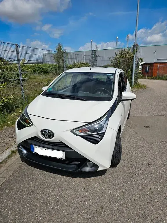 Gebraucht Toyota Aygo 72 PS (52 kW) 2019 Weiß Kleinwagen