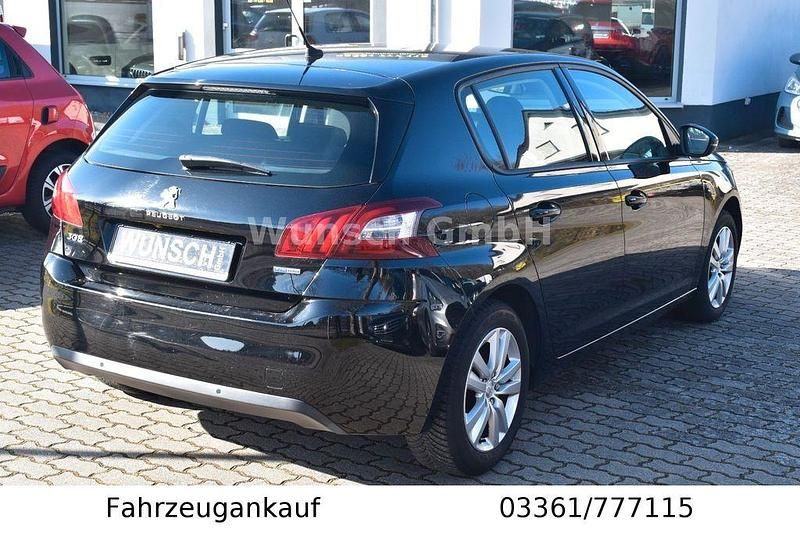 Gebraucht Peugeot 308 Active 131 PS (96 kW) 2017 Schwarz Limousine