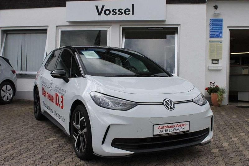 Gletscherweiß metallic Gebraucht 2025 VW ID.3 Pure Kleinwagen | 33.390 € - Bild 1/4