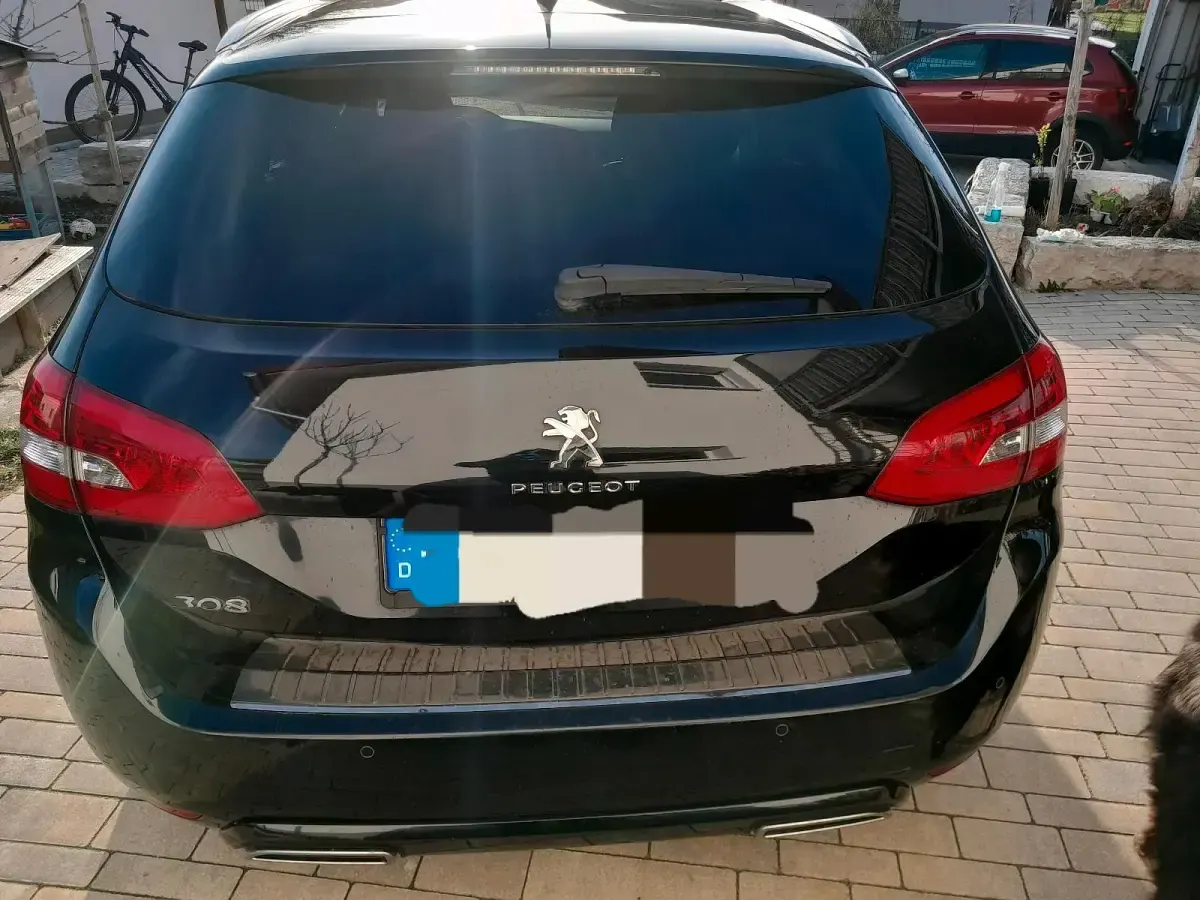 Gebraucht Peugeot 308 120 PS (88 kW) 2017 Schwarz Kombi