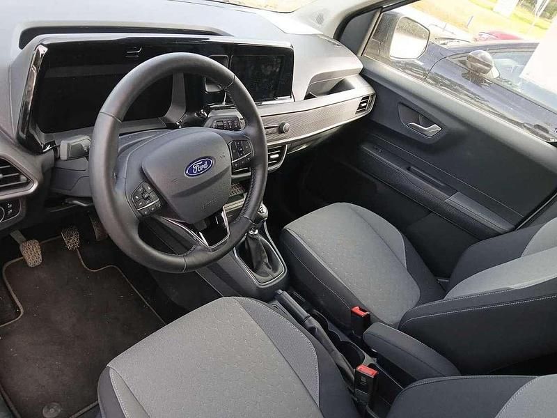 Gebraucht Ford Tourneo Courier Titanium 125 PS (91 kW) 2024 Grau Van / Kleinbus