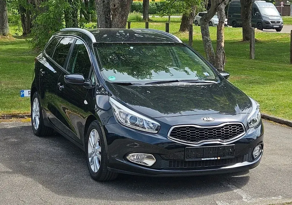 Gebraucht Kia Ceed Attract 99 PS (72 kW) 2015 Schwarz Kleinwagen