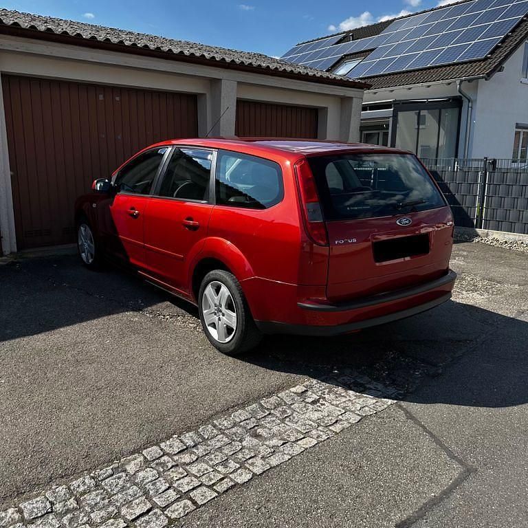 Second-hand Ford Focus Style 109 CP (80 kW) 2007 Roșu Berlinǎ