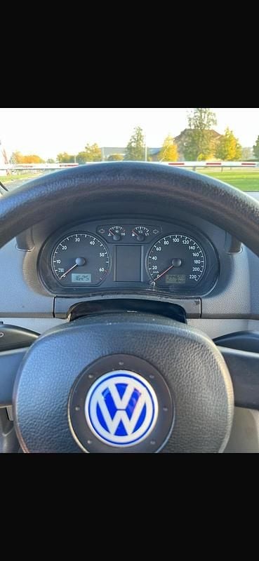 Gebraucht VW Polo 65 PS (47 kW) 2002 Schwarz Kleinwagen