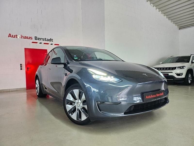Grau Gebraucht 2022 Tesla Model Y SUV | 29.999 € (Guter Preis) - Bild 1/4