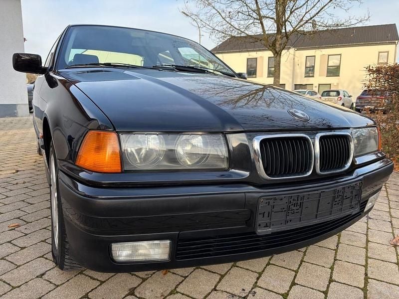 Schwarz Gebraucht 1997 BMW 323 Limousine | 4.999 € - Bild 1/4