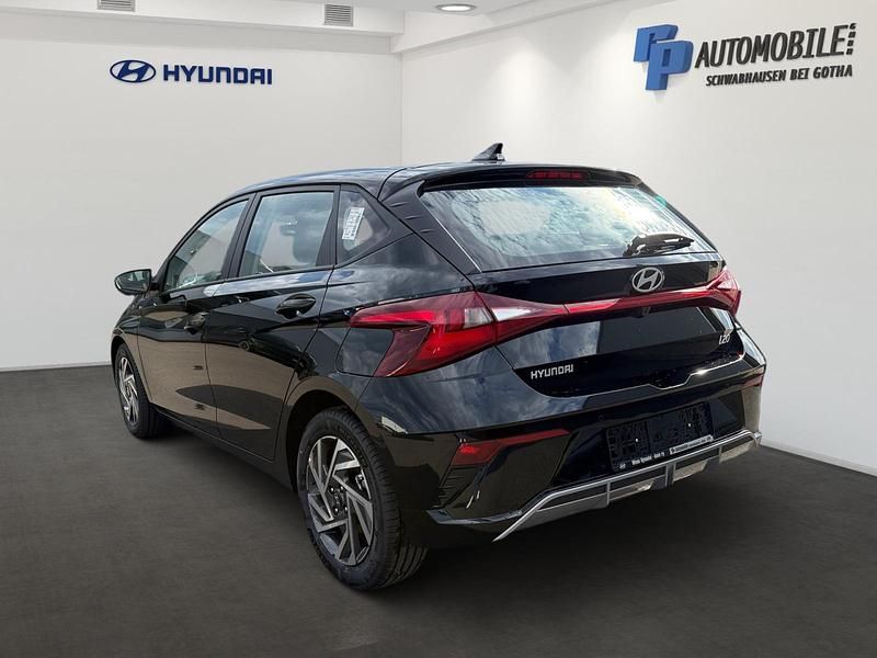Gebraucht Hyundai i20 Trend 101 PS (74 kW) 2024 Schwarz Kleinwagen