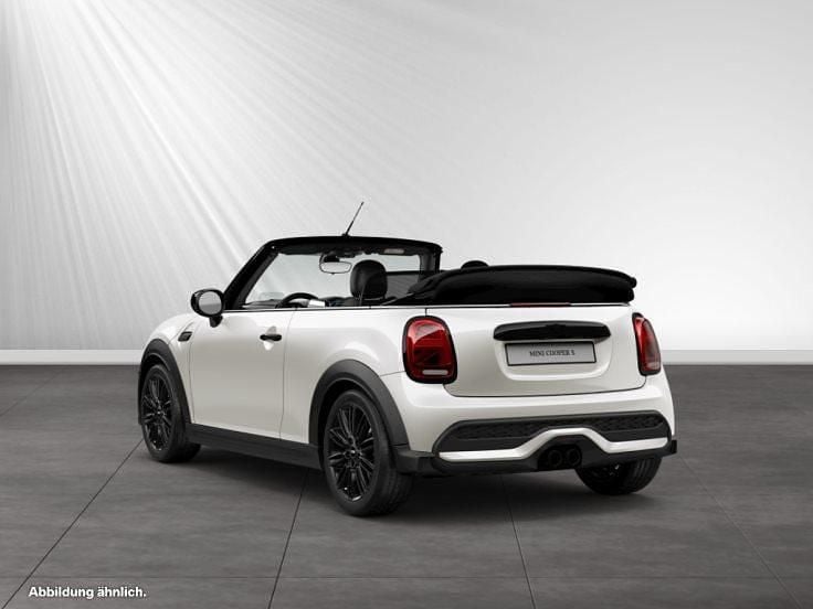 Gebraucht Mini Cooper S 178 PS (130 kW) 2023 Nanuq white metallic Kleinwagen