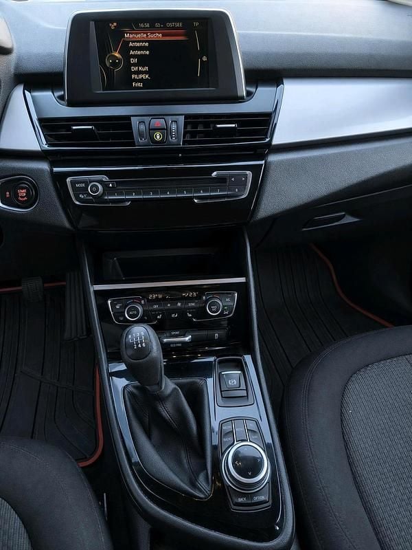 Gebraucht BMW 218 Comfort Edition 150 PS (110 kW) 2016 Grau Kombi