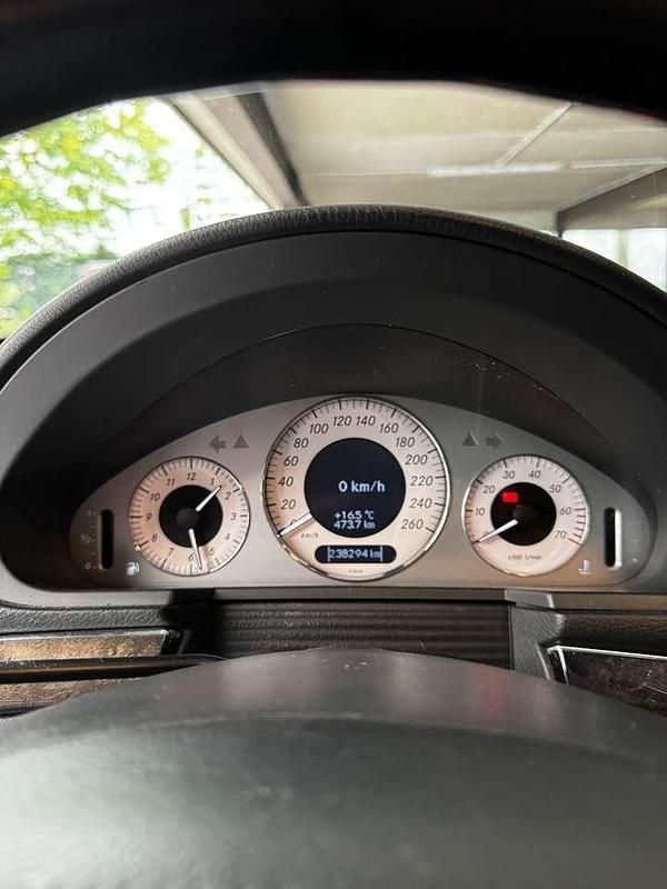 Gebraucht Mercedes E320 Avantgarde 224 PS (164 kW) 2003 Blau Limousine