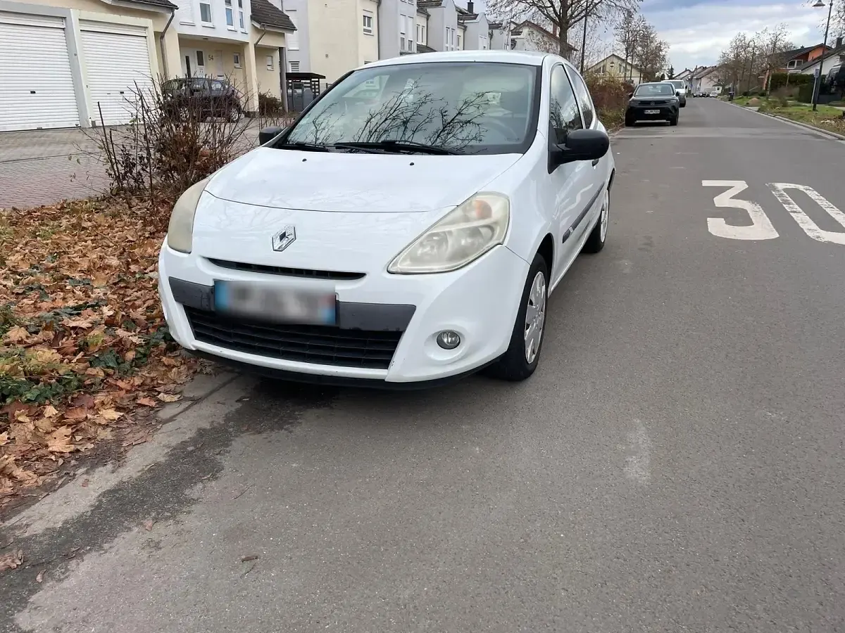 Gebraucht Renault Clio II 75 PS (55 kW) 2011 Weiß Coupé