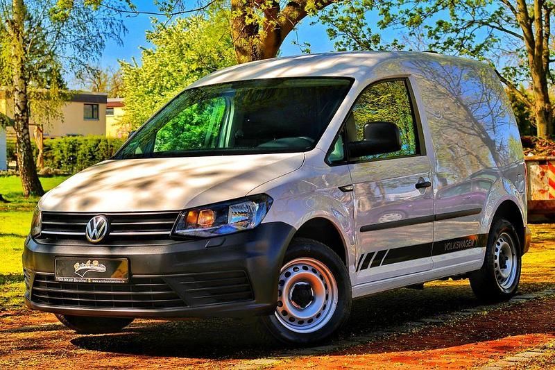 Second-hand VW Caddy 102 CP (75 kW) 2016 Alb Monovolum