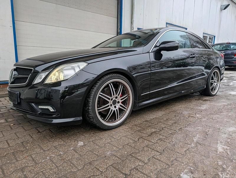 Gebraucht Mercedes E350 AMG 2009 Schwarz Coupé