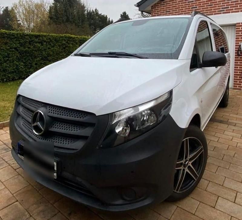 Weiß Gebraucht 2009 Mercedes Vito Van / Kleinbus | 22.900 € - Bild 1/4