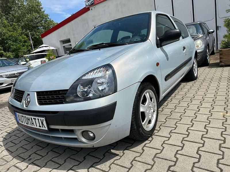 Silber Gebraucht 2002 Renault Clio II Limousine | 1.650 € (Fairer Preis) - Bild 1/4
