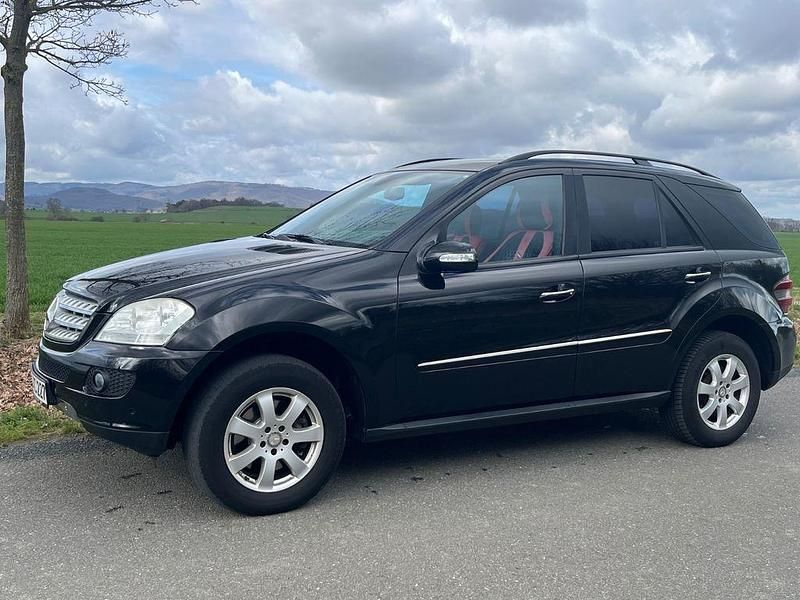 Gebraucht Mercedes ML280 190 PS (139 kW) 2008 Schwarz SUV