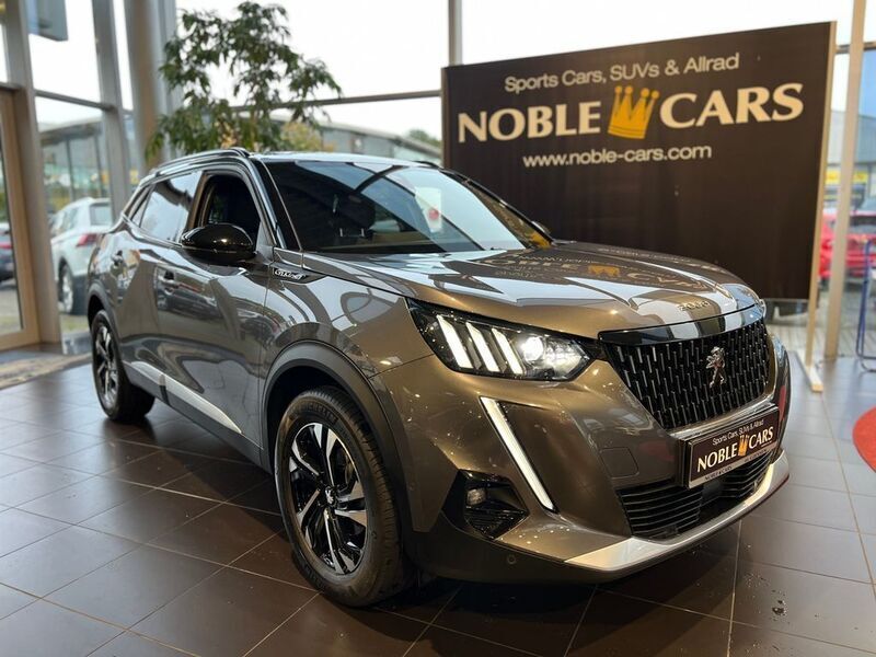 Grau Gebraucht 2020 Peugeot 2008 GT-line SUV | 18.590 € (Etwas zu teuer) - Bild 1/4
