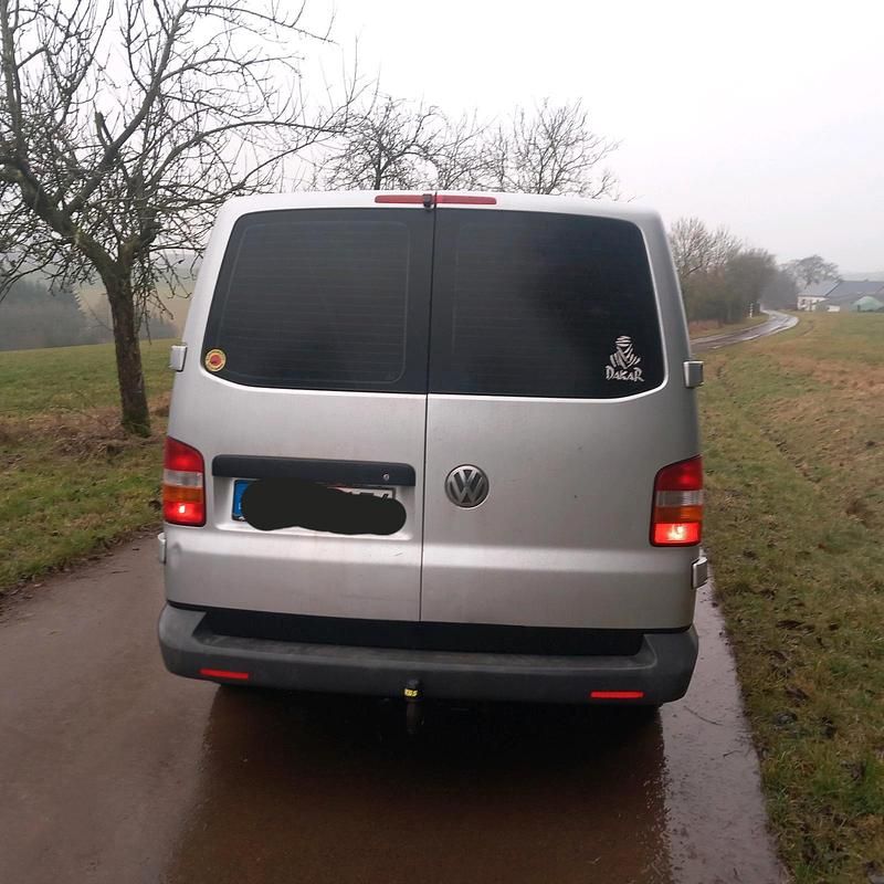 Gebraucht VW Caravelle 131 PS (96 kW) 2006 Silber Van / Kleinbus