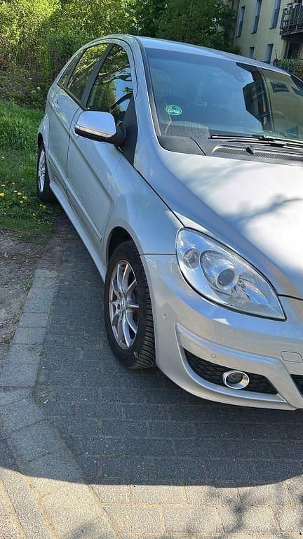 Gebraucht Mercedes B170 116 PS (85 kW) 2008 Silber Van / Kleinbus