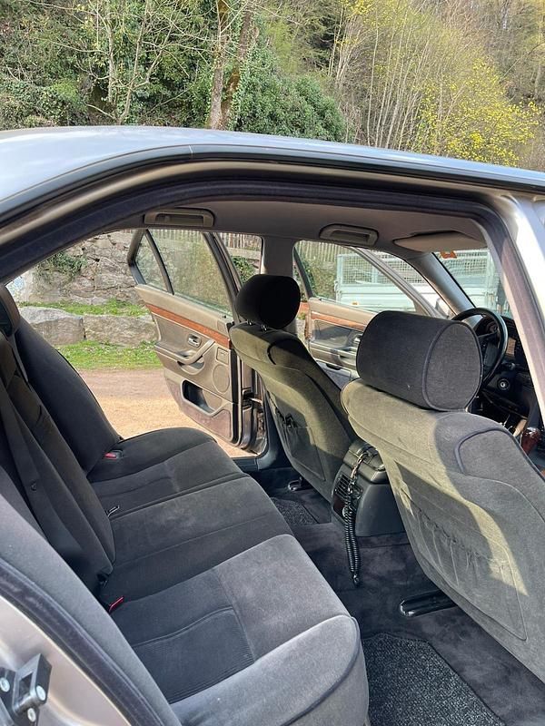 Gebraucht BMW 728 193 PS (141 kW) 1996 Silber Limousine