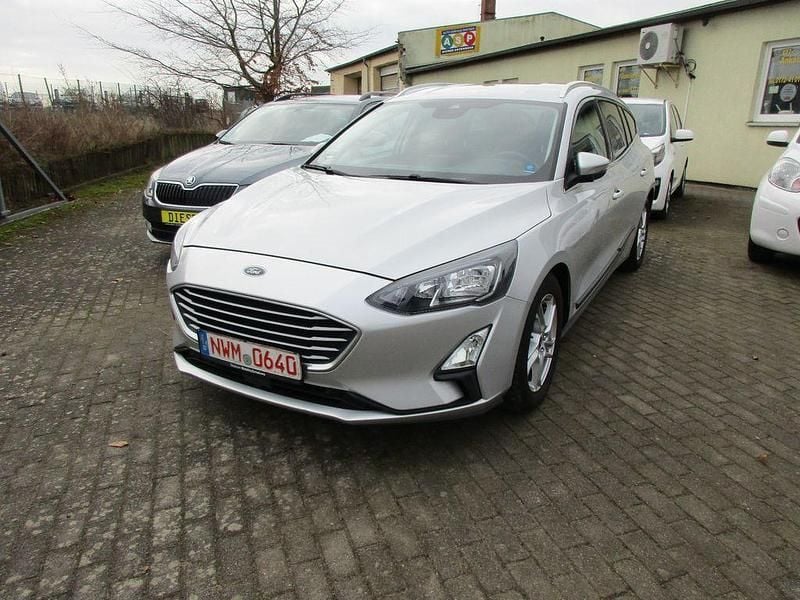 Gebraucht Ford Focus Cool & Connect 120 PS (88 kW) 2020 Silber Limousine
