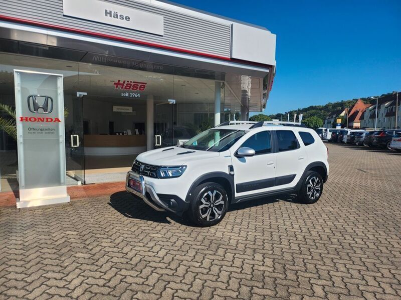 Weiß Gebraucht 2022 Dacia Duster Prestige SUV | 17.450 € (Fairer Preis) - Bild 1/4