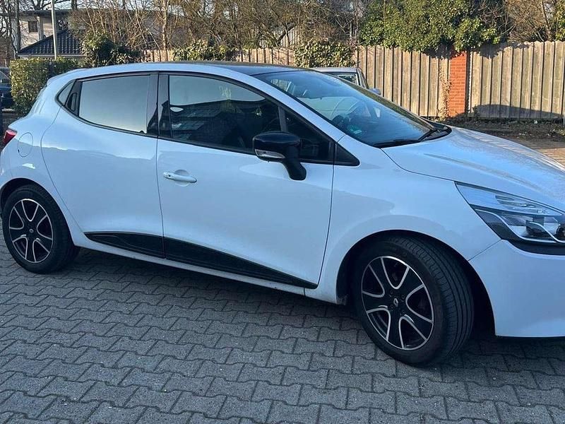 Weiß Gebraucht 2013 Renault Clio IV Limousine | 6.300 € (Fairer Preis) - Bild 1/4