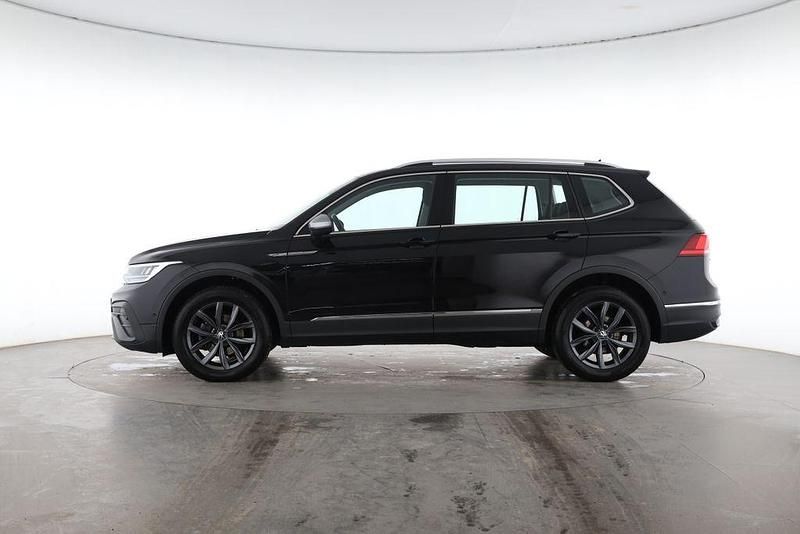 Gebraucht VW Tiguan Allspace Life 150 PS (110 kW) 2022 Deep black perleffekt SUV