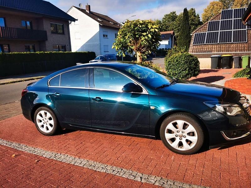 Grün Gebraucht 2015 Opel Insignia Limousine | 7.999 € (Guter Preis) - Bild 1/4