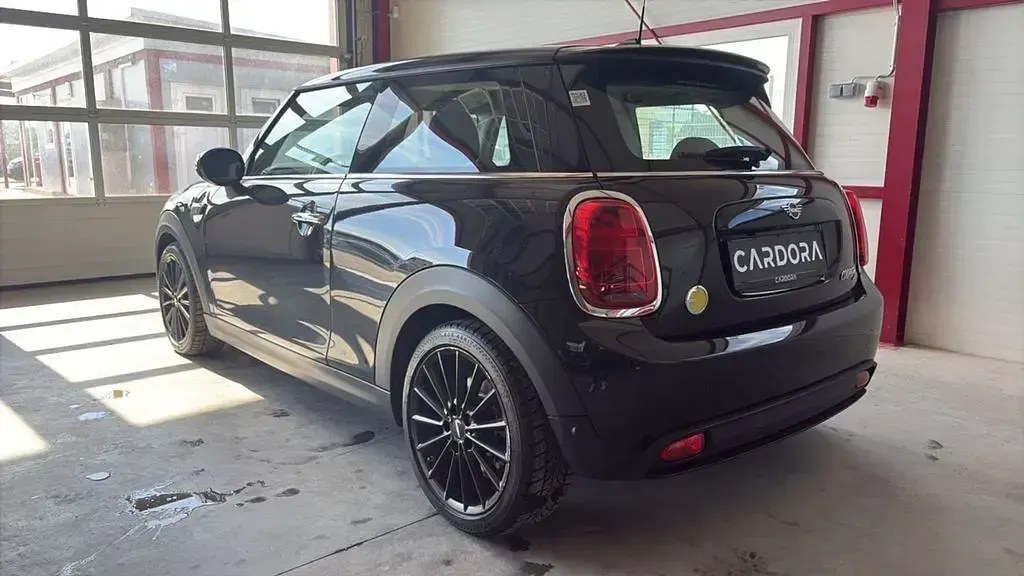 Gebraucht Mini Cooper SE 135 kW (184 PS) 2021 Schwarz Kleinwagen