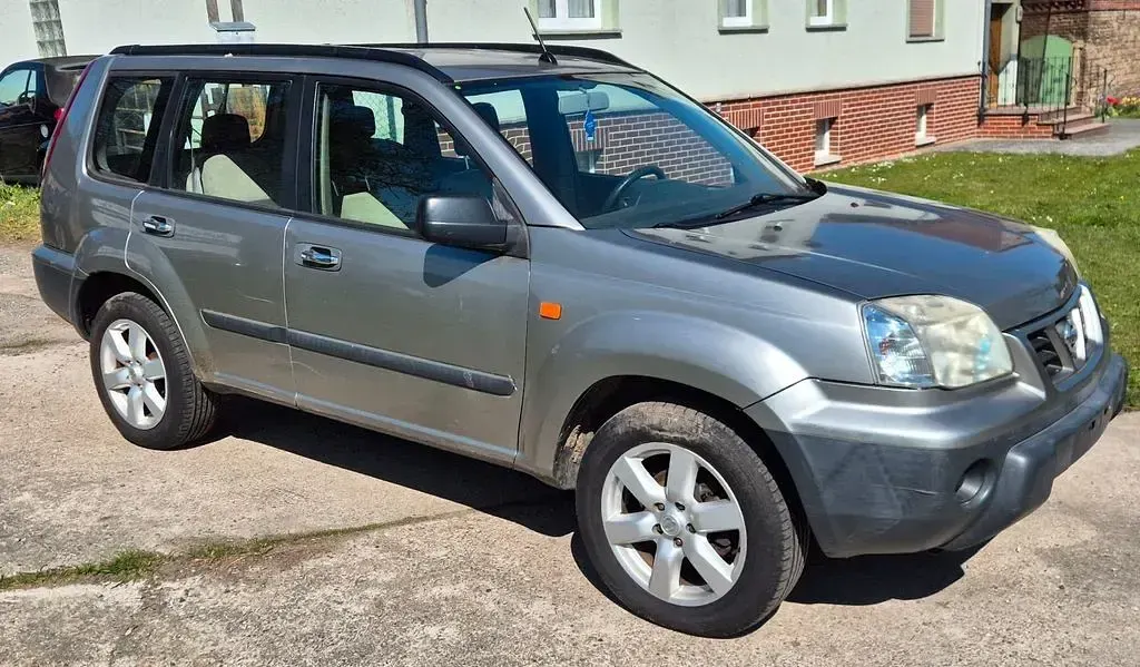 Gebraucht Nissan X-Trail Comfort 114 PS (83 kW) 2003 Grau SUV