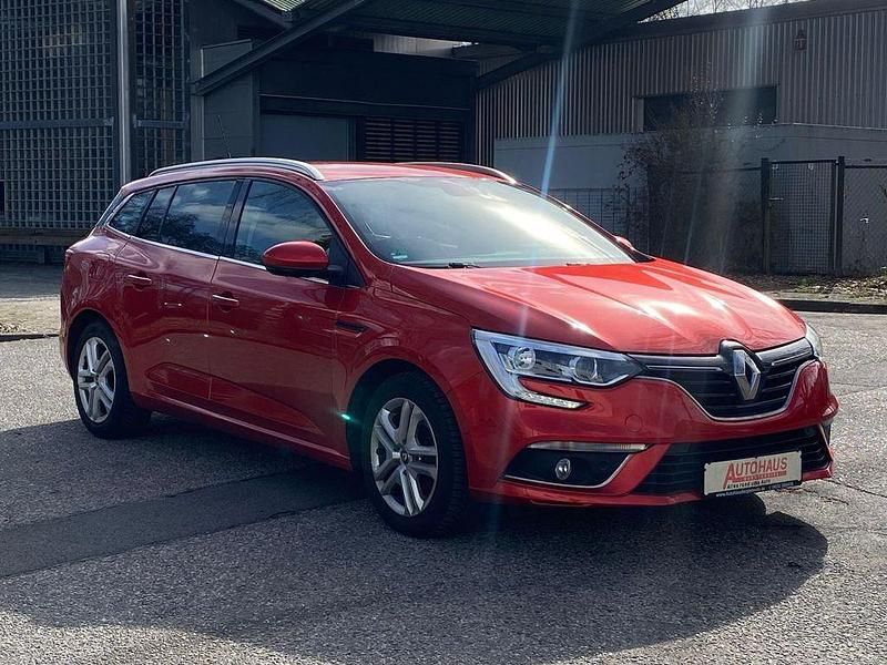 Gebraucht Renault Mégane IV Business 132 PS (97 kW) 2017 Rot Limousine