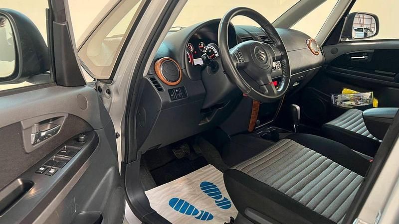 Gebraucht Suzuki SX4 120 PS (88 kW) 2010 Silber SUV