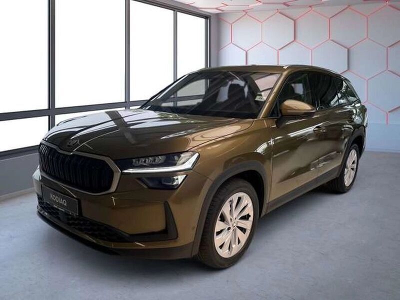 Gold Neu 2025 Skoda Kodiaq Selection SUV | 62.533 € - Bild 1/4
