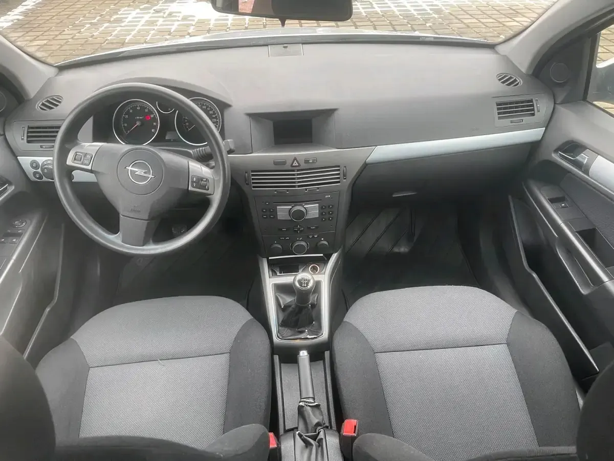 Gebraucht Opel Astra 77 PS (56 kW) 2005 Silber Kleinwagen