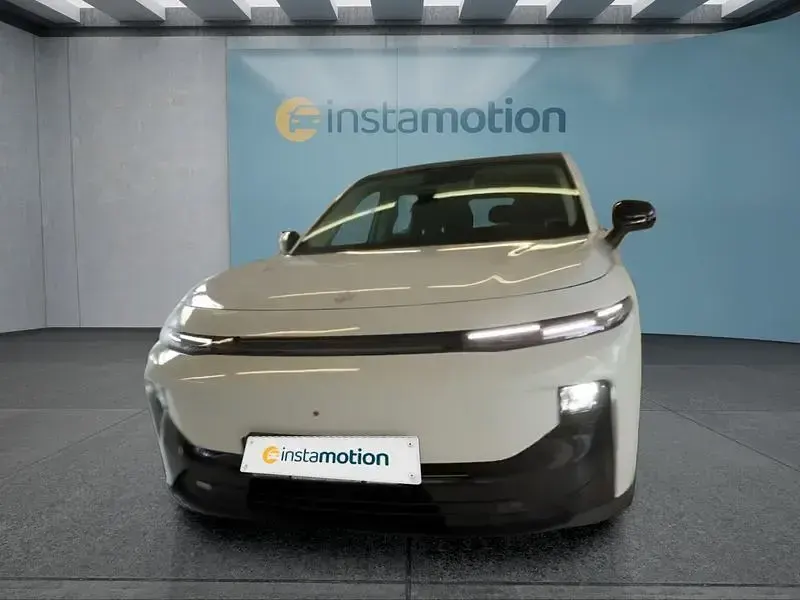 Neu Leapmotor B10 160 kW (218 PS) 2026 Weiß SUV