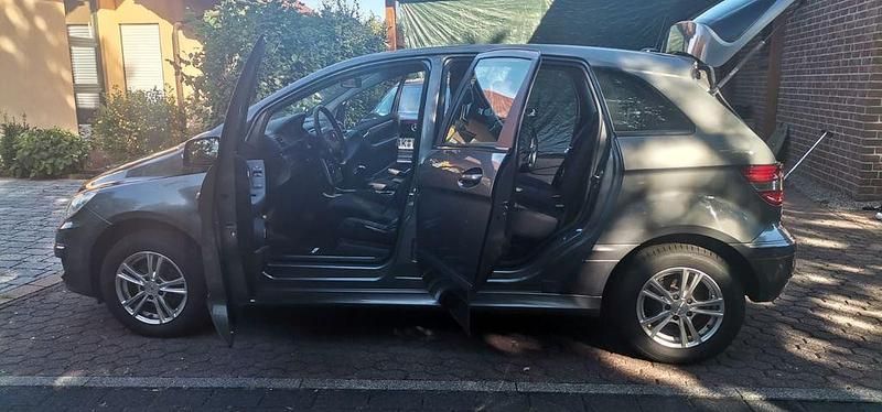 Gebraucht Mercedes B170 116 PS (85 kW) 2008 Silber Van / Kleinbus