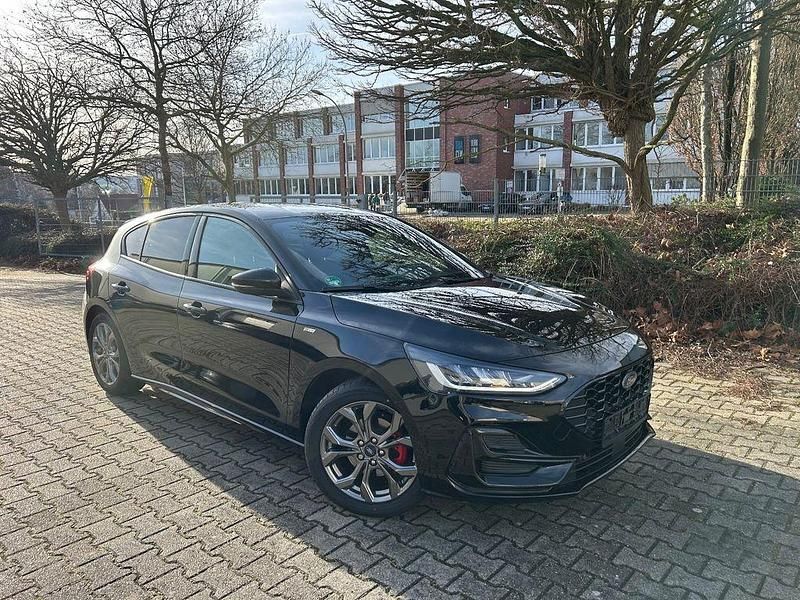 Gebraucht Ford Focus ST-Line 125 PS (91 kW) 2023 Schwarz Limousine