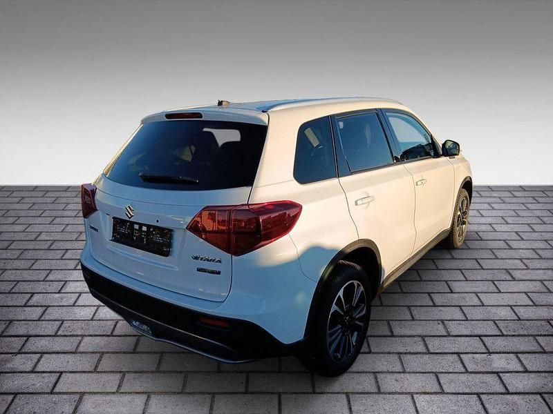 Gebraucht Suzuki Vitara Comfort+ 140 PS (102 kW) 2023 Weiß SUV