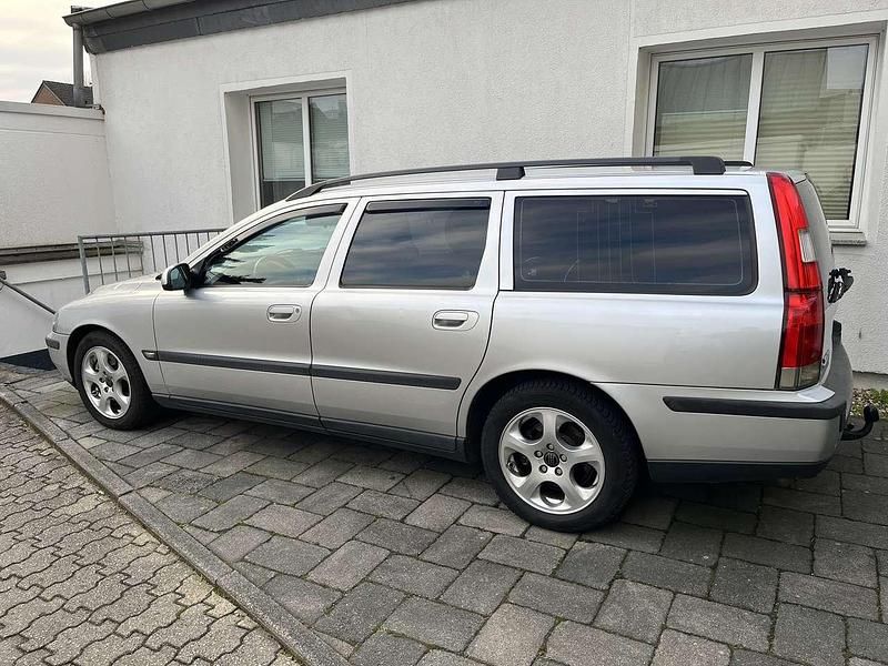 Gebraucht Volvo V70 140 PS (102 kW) 2002 Silber Kombi