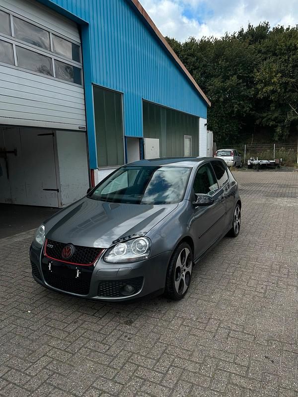 Grau Gebraucht 2004 VW Golf V GTI Coupé | 2.200 € (Fairer Preis) - Bild 1/4